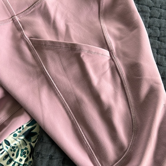 Lululemon EC running pants - Picture 3 of 4